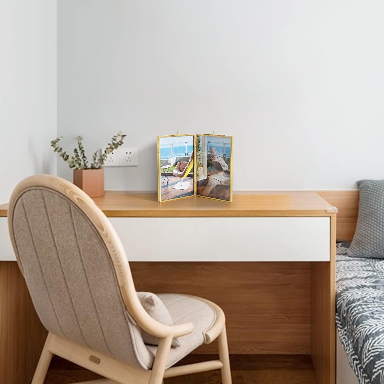 Glass and Metal Photo Frame - Image 5