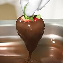 Love Berries Generic Hand Dipped Berries Chocolate Strawberry