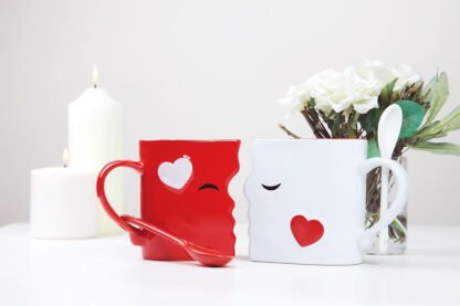 Kissing Mugs Set - Image 3