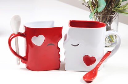 Kissing Mugs Set - Image 4