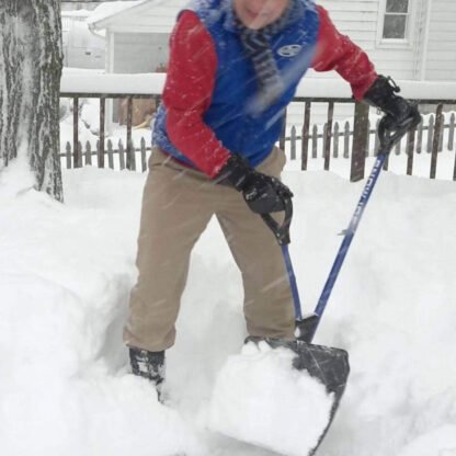 Shovelution Strain-Reducing Snow Shovel - Image 8