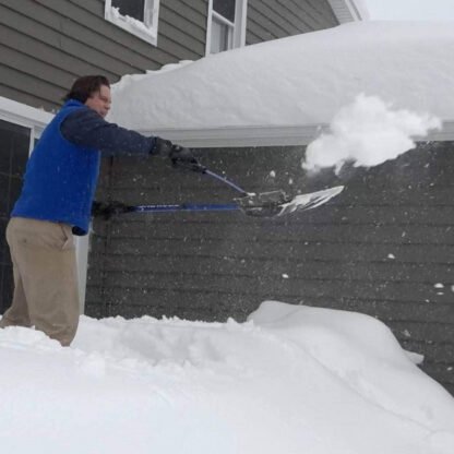 Shovelution Strain-Reducing Snow Shovel - Image 9