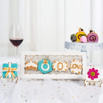 Holiday Macaron Set - Image 3