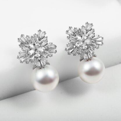 Snowflake Pearl Earrings - Image 3