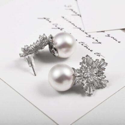 Snowflake Pearl Earrings - Image 5
