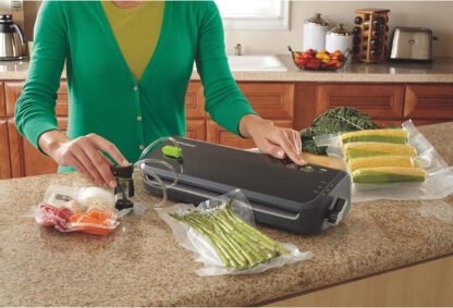 FoodSaver Vacuum Sealer Machine - Image 6